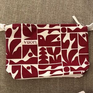 Vuori Holiday 2025 Pouch
